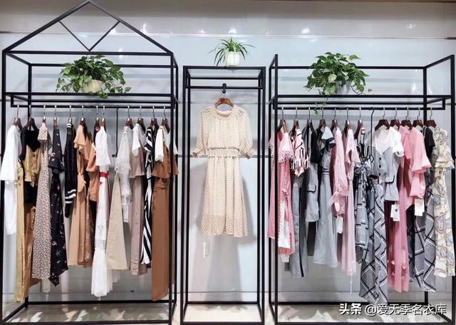 女装品牌折扣批发网有哪些?怎么才能找到靠谱的供货商?