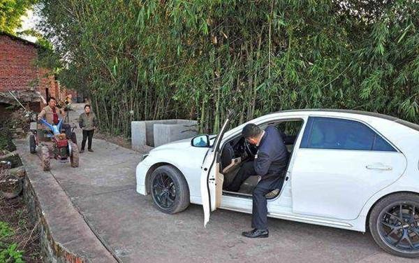 你知道,养车一年要花多少钱?网友:其实车更适合农村!