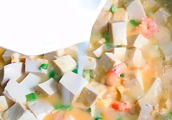 烧菜时怎么勾芡?要想烹饪做得好,勾芡技巧要掌握