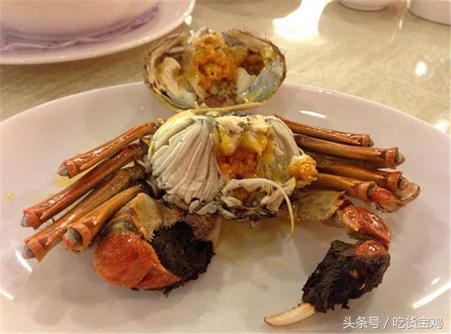 外国网友:在吃中国自助餐时,只吃螃蟹腿真的会被人撵出去?