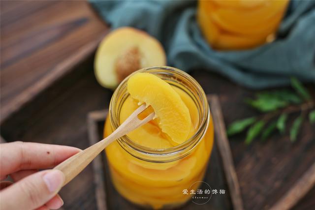 这水果煮一煮,比新鲜更好吃,超市36元一瓶,在家做,15元管够