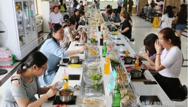 开一家旋转小火锅店,需要投资多少钱,一天能赚多少呢?