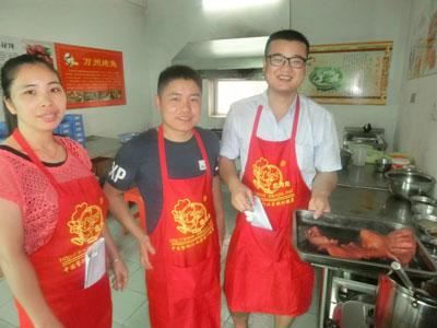 男人摆摊卖什么小吃好?简单适合一个人摆摊的小吃项目