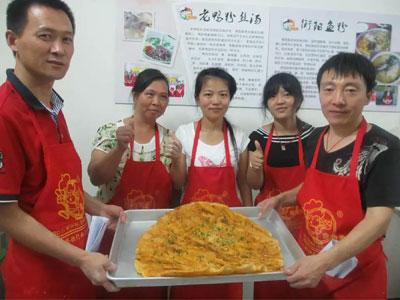 男人摆摊卖什么小吃好?简单适合一个人摆摊的小吃项目