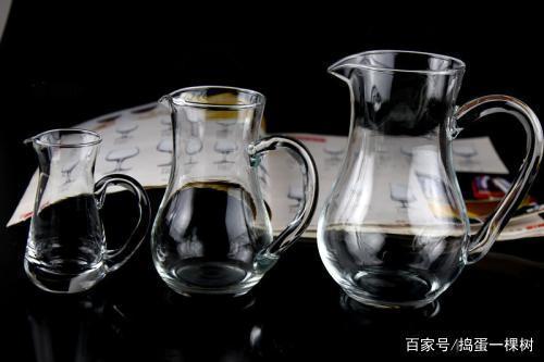 推荐:分酒器的作(怎么)用,分酒器和醒酒器的区别!