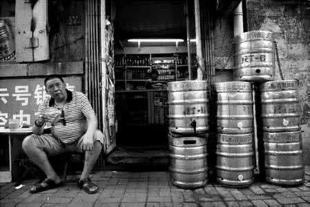 为什么青岛人只爱喝青岛啤酒?