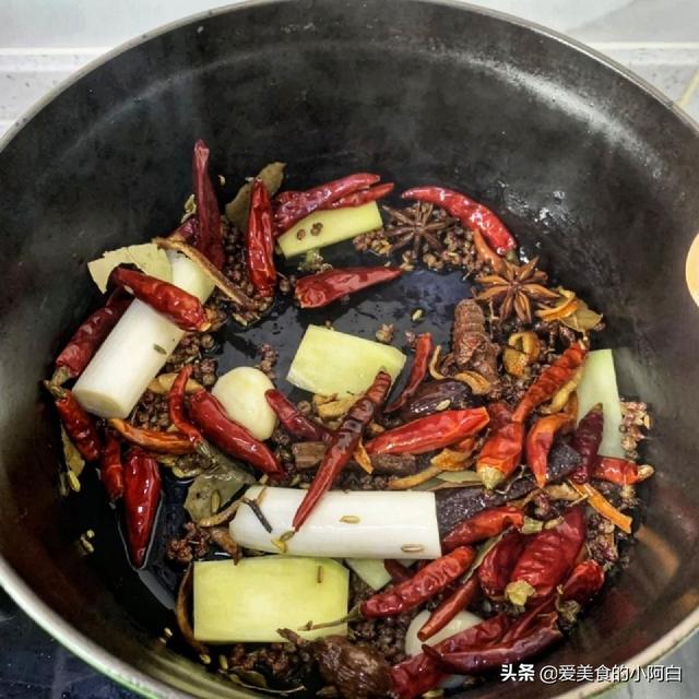 做麻辣鸭货不够“鲜麻入味”,掌握4个窍门,甜麻辣鲜比买还美味