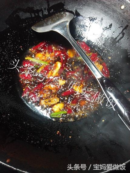 麻辣鲜香火锅鱼,吃了鱼又涮菜,过瘾