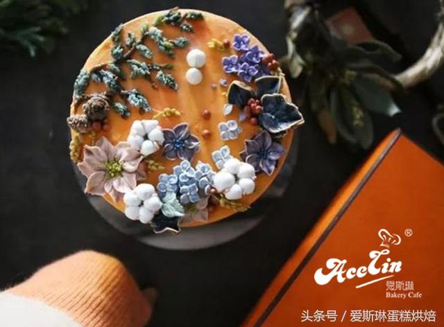 蛋糕烘焙加盟哪家好?首选爱斯琳艺术裱花蛋糕