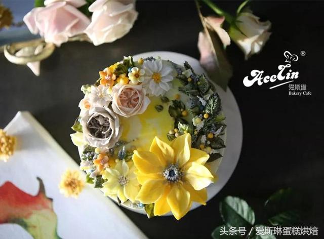 蛋糕烘焙加盟哪家好?首选爱斯琳艺术裱花蛋糕