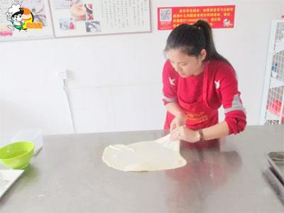 几千元做啥小吃好?县城摆摊卖小吃卖什么好