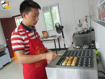 几千元做啥小吃好?县城摆摊卖小吃卖什么好