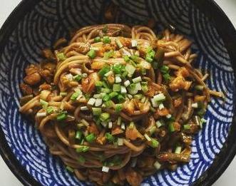 湖北武汉传统小吃热干面的地道做法