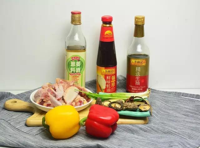 大街小巷都在卖的黄焖鸡,到底好吃在哪里?
