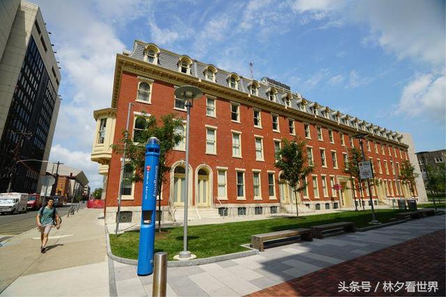 坐落在古老费城的美国天普大学