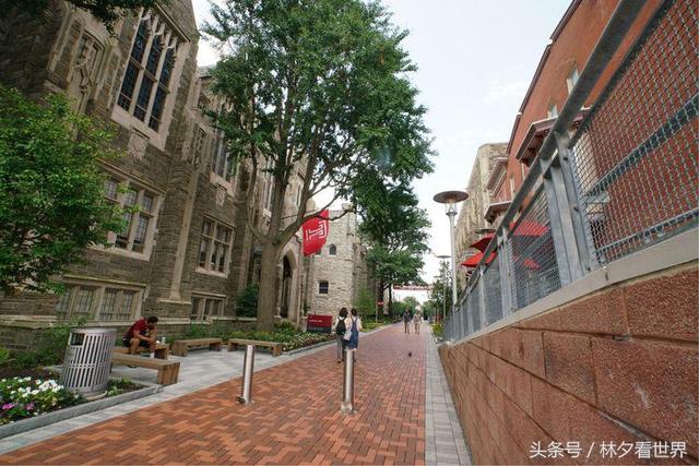 坐落在古老费城的美国天普大学