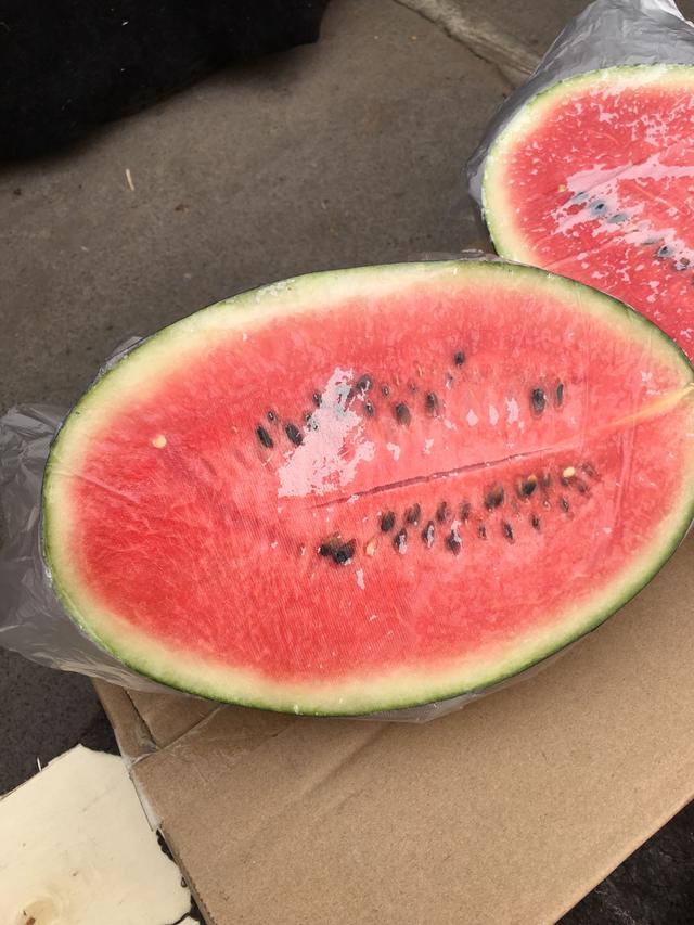 90后小伙月入十万,他竟然靠摆摊卖水果赚钱