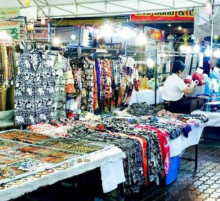 专供中国游客的世界最大夜市,网友:都是义乌小商品,价格翻倍卖