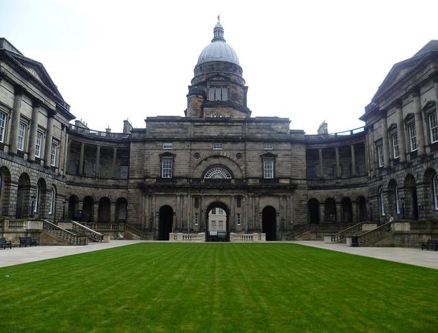世界20强的英国老牌名校︱爱丁堡大学