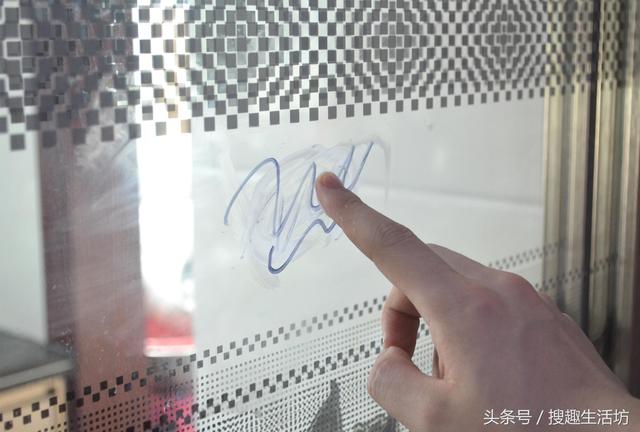 怎么去除记号笔的痕迹?只需涂点它擦一擦,立马干净如初
