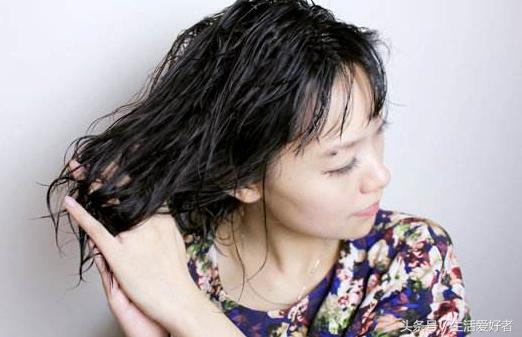 女孩头发少,专家告诉你吃什么长头发快