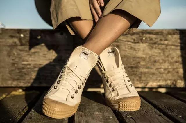 ��������VANS�󣬻�����ʮ������ЬƷ��ֵ��һ�ԣ�