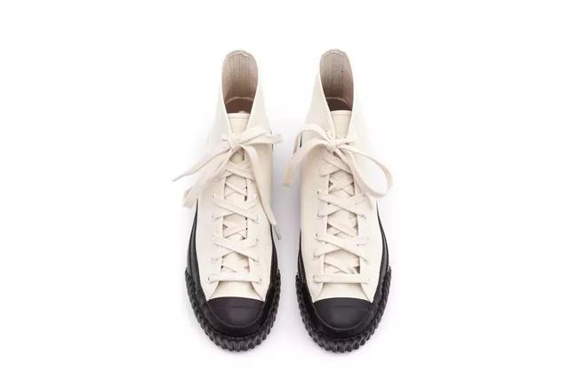 ��������VANS�󣬻�����ʮ������ЬƷ��ֵ��һ�ԣ�