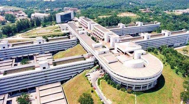 如今亚洲最好的四所大学,新加坡占两所,清华大学上榜