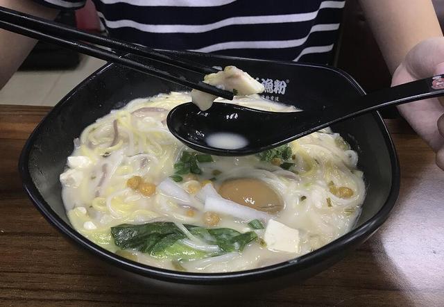 一碗正宗的五谷渔粉是怎么样的?