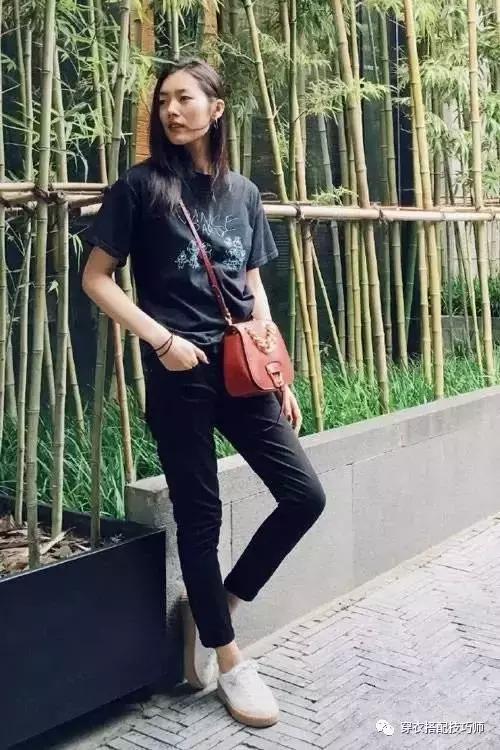 黑色裤子配什么颜色上衣?颜色搭配有技巧!