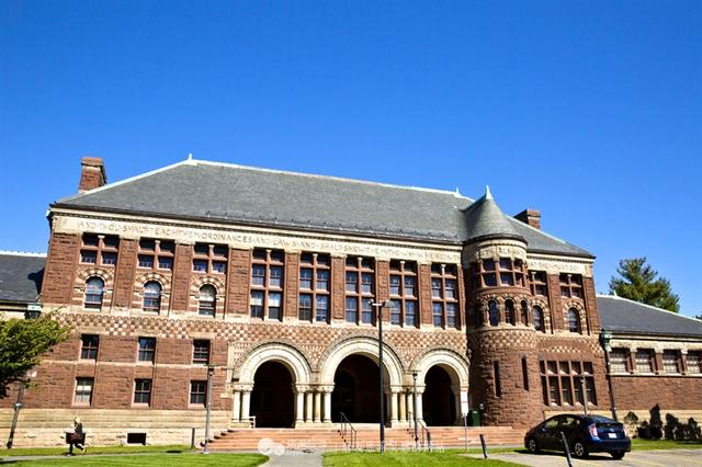 美国历史最悠久的高等学府 哈佛大学