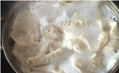 大年三十吃饺子,到底吃饺子有哪些好处?光头佬来给你扒一扒……