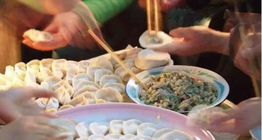 大年三十吃饺子,到底吃饺子有哪些好处?光头佬来给你扒一扒……
