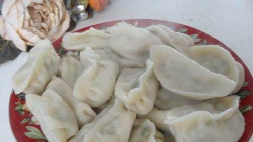 大年三十吃饺子,到底吃饺子有哪些好处?光头佬来给你扒一扒……
