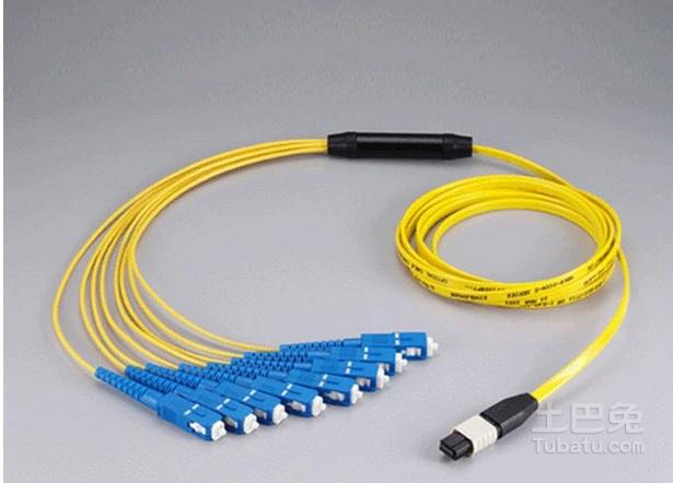 光纤是什么?浅析光纤的材料和结构及其工作原理