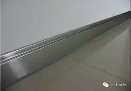 装修常用4种踢脚线实木最贵每米20元起,买了要这样装才不浪费