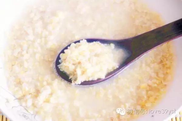 睡不好 易失眠 别怕 多吃这9种食物让你睡好觉