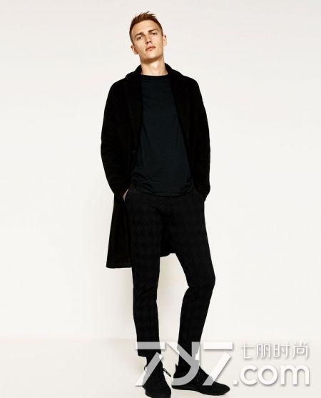 黑色男士休闲裤怎么搭配 教你轻松穿出型男范