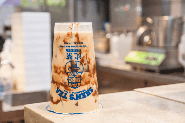 “又脏又污”的沈茶熊猫奶茶,竟然刷爆朋友圈?