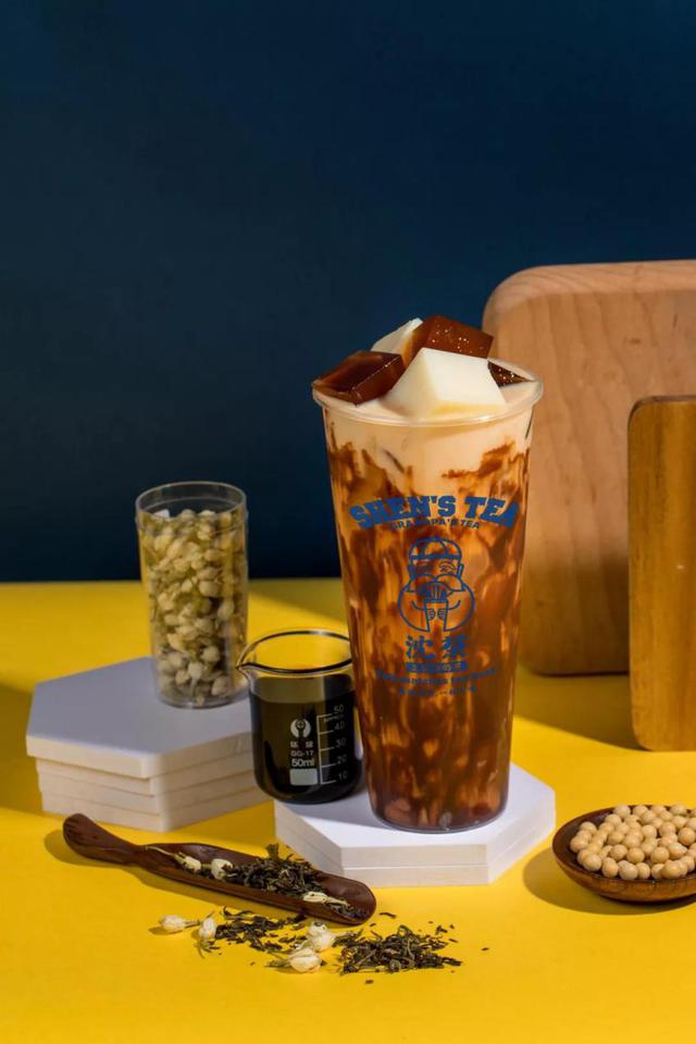 “又脏又污”的沈茶熊猫奶茶,竟然刷爆朋友圈?