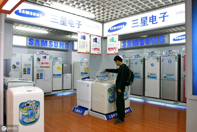 ������С��졢����ϴ�»�ѡ�ĸ��ã�10��Ʒ���̵㣬һ�������ף�