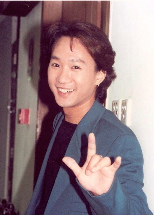 黄家驹的高清图片 越多越好 在线等 谢谢