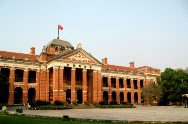 意义有如下两点:一,革命军攻克总督府,占领武昌,消灭清军大批有生力量